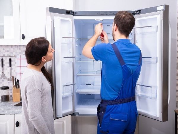 Thay ron mới cũng là cách giúp tủ lạnh Samsung kéo dài tuổi thọ