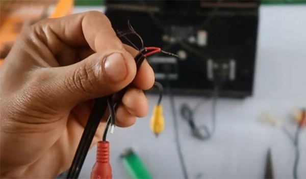Tivi mất tiếng nguyên nhân do bị đứt dây