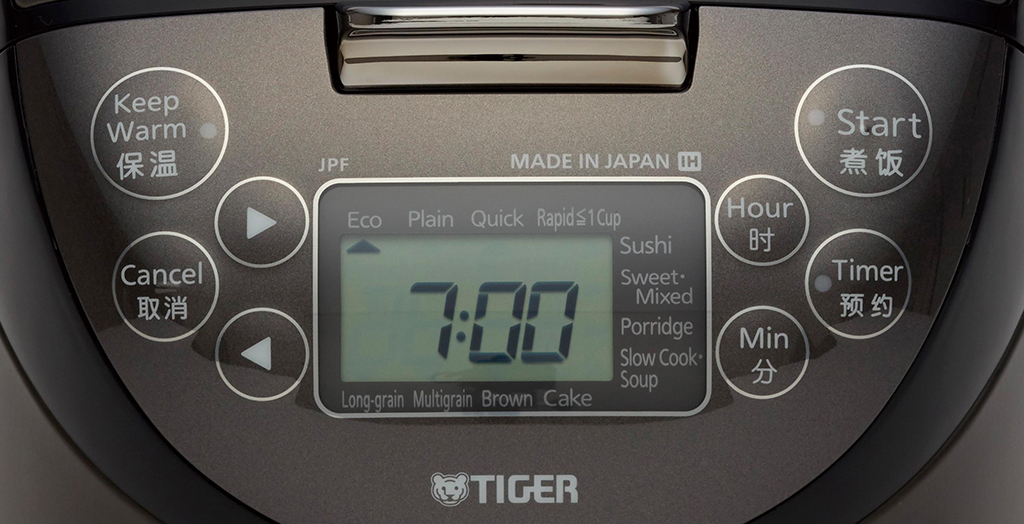 Nồi cơm điện tử cao tần Tiger 0.5 lít JPF-A55W Đen