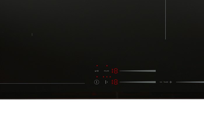 Bếp từ 3 vùng nấu lắp âm Smeg SI1M7733B (536.64.081)