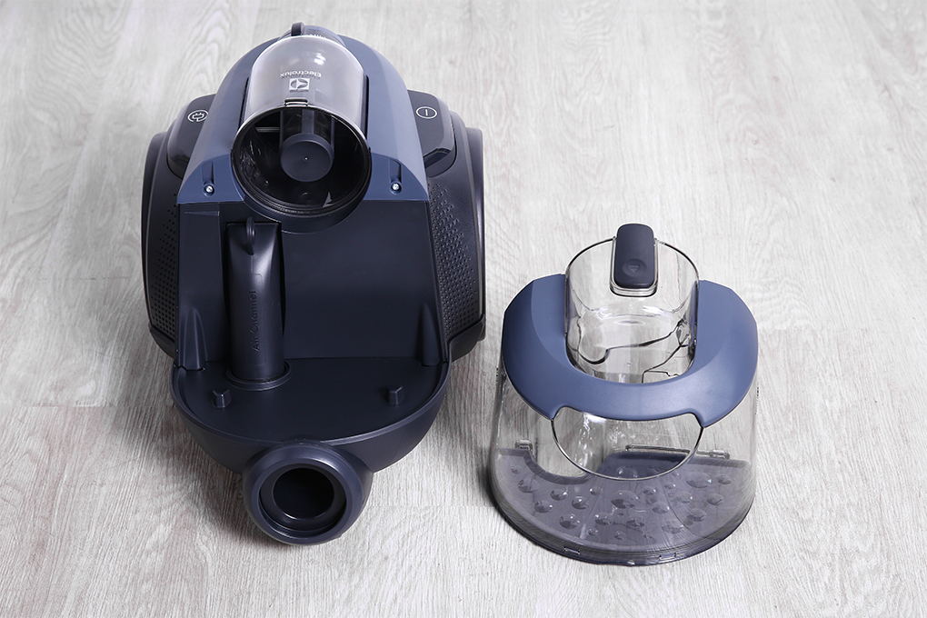 Máy hút bụi dạng hộp Electrolux EFC71611