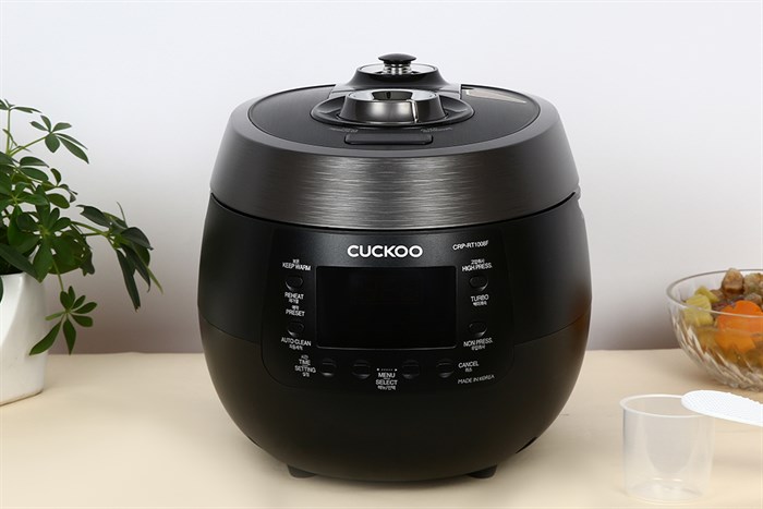 Nồi cơm điện tử áp suất Cuckoo 1.8 lít CRP-RT1008F/BKTSVNCV