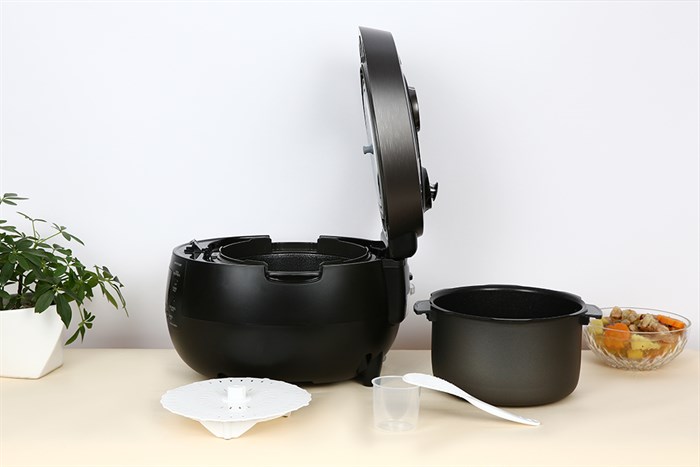 Nồi cơm điện tử áp suất Cuckoo 1.8 lít CRP-RT1008F/BKTSVNCV