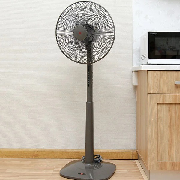 Quạt đứng KDK 3 cánh M40K GY 50W