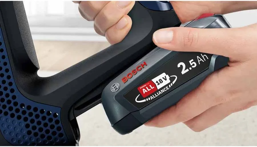 Máy hút bụi Bosch cầm tay không dây BBS611MAT