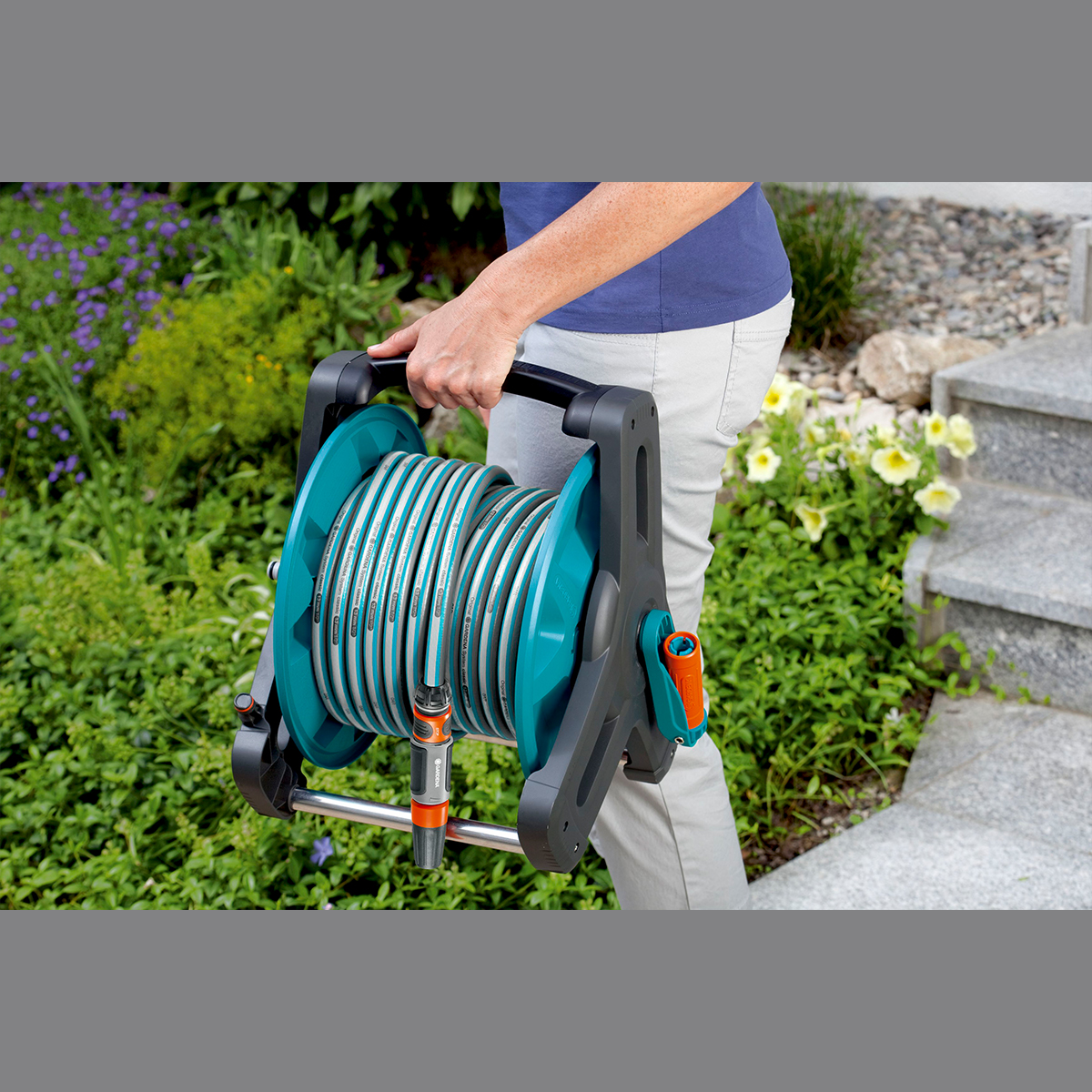 Bộ vòi tưới cây treo tường 20 mét GARDENA 08009