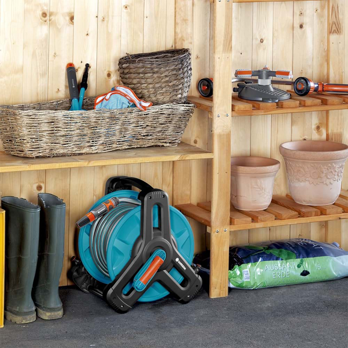 Bộ vòi tưới cây treo tường 20 mét GARDENA 08009