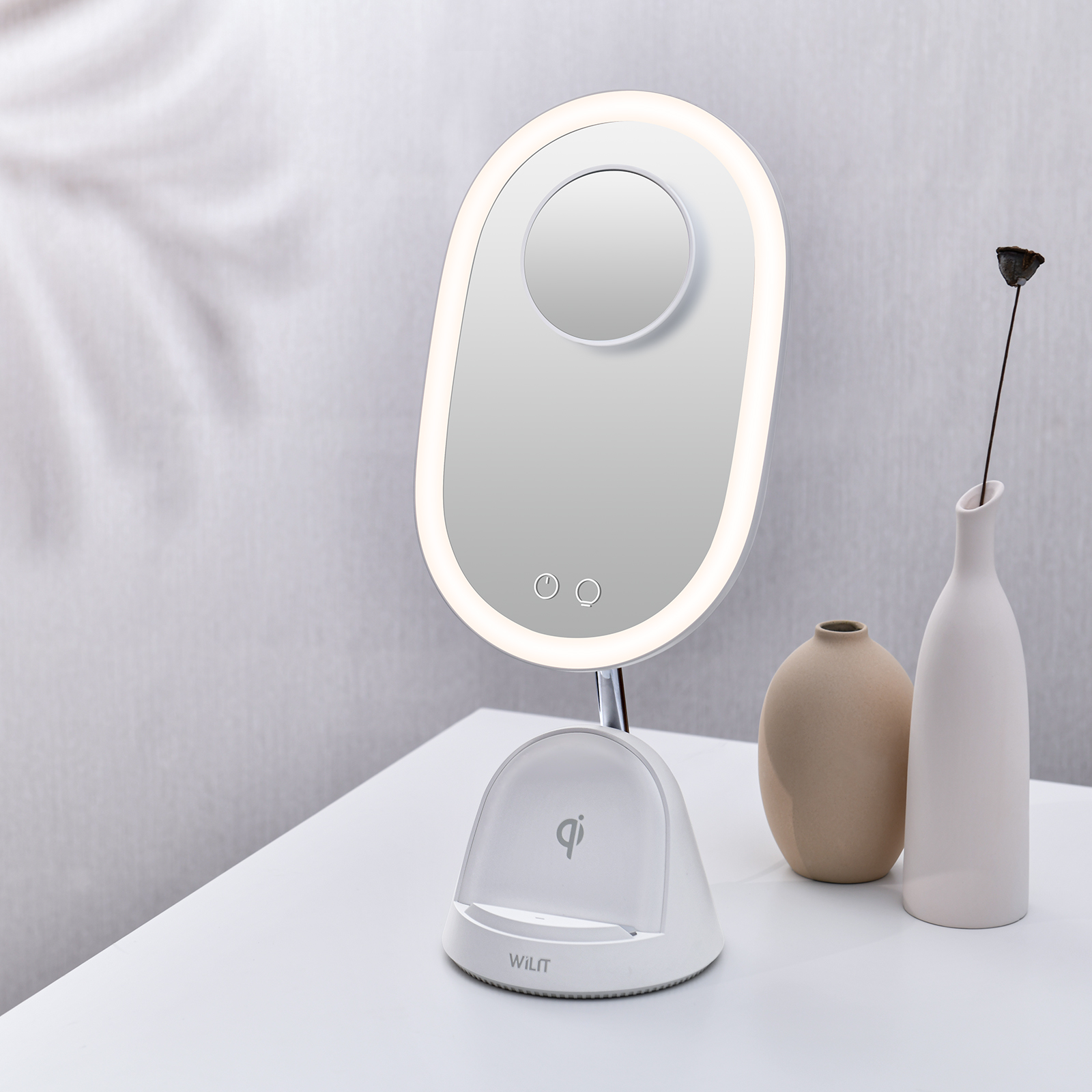 Gương trang điểm cảm ứng tích hợp đèn LED kèm sạc không dây WILIT QU10AM cao cấp