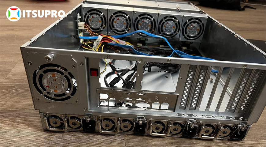 Chassis Server bảo vệ cho toàn bộ những linh kiện phần cứng nằm bên trong 