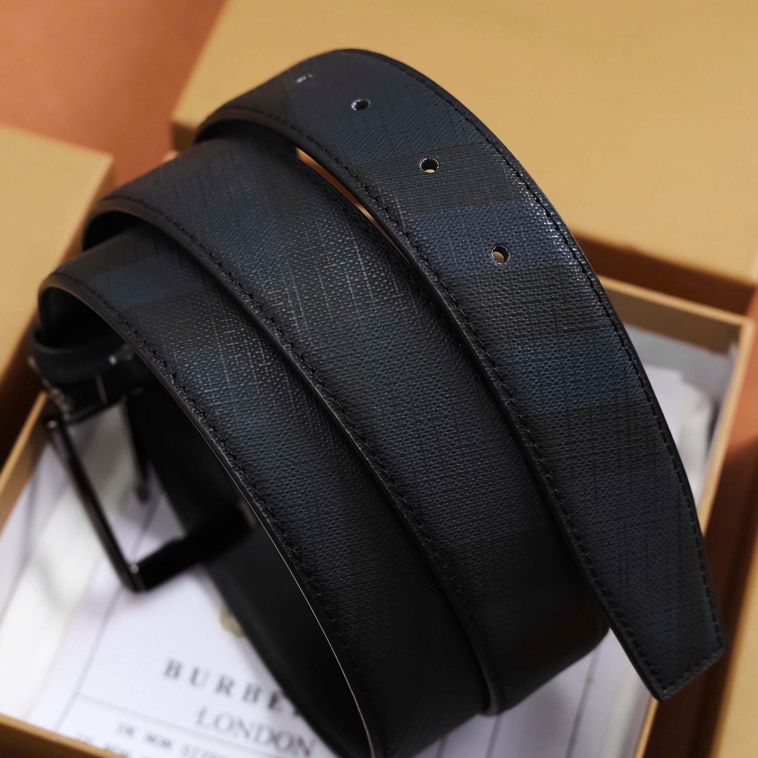 Thắt Lưng Da Synthetic Dập Vân DN09