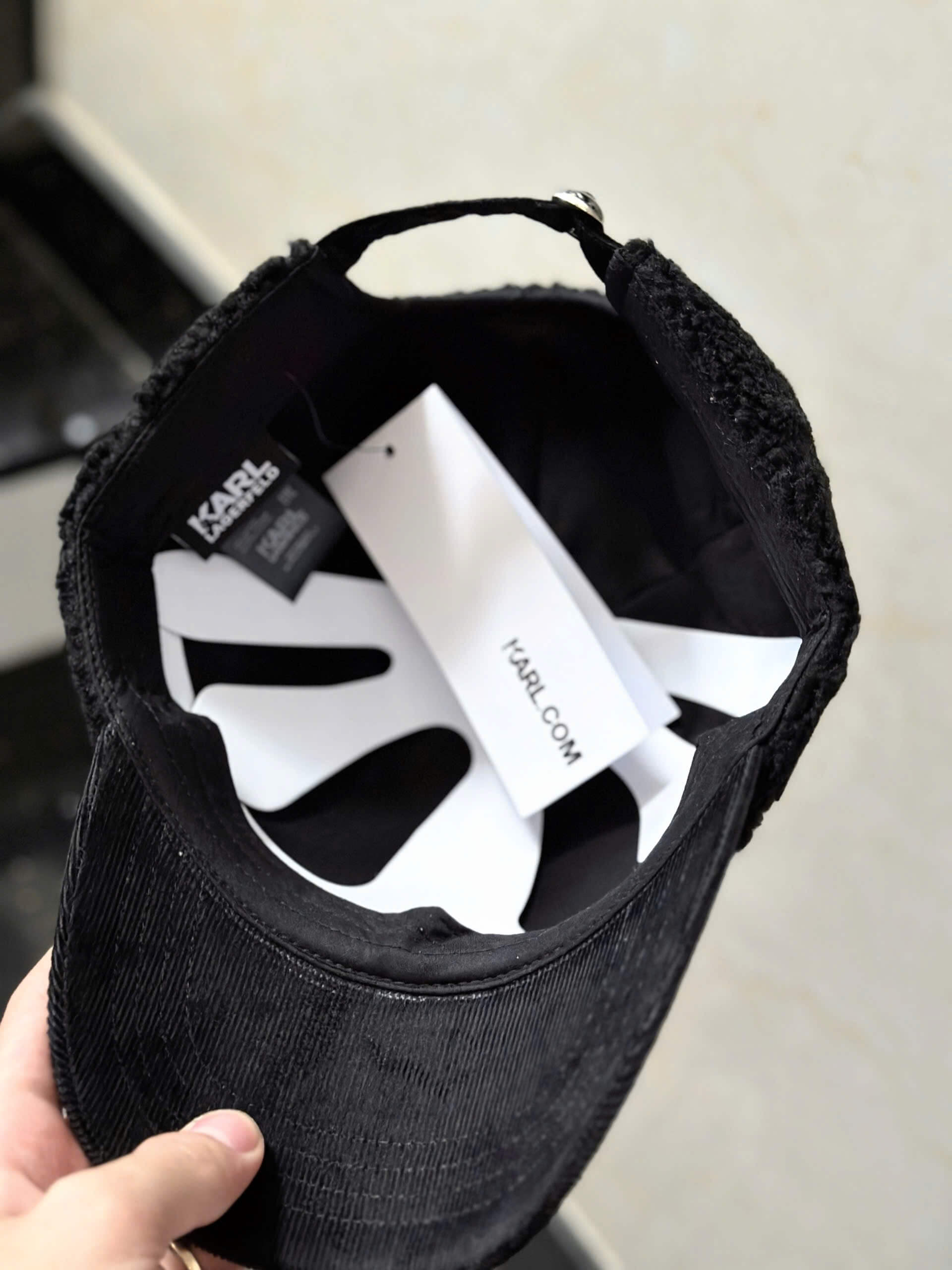Nón kết Karl Velvet CAP67