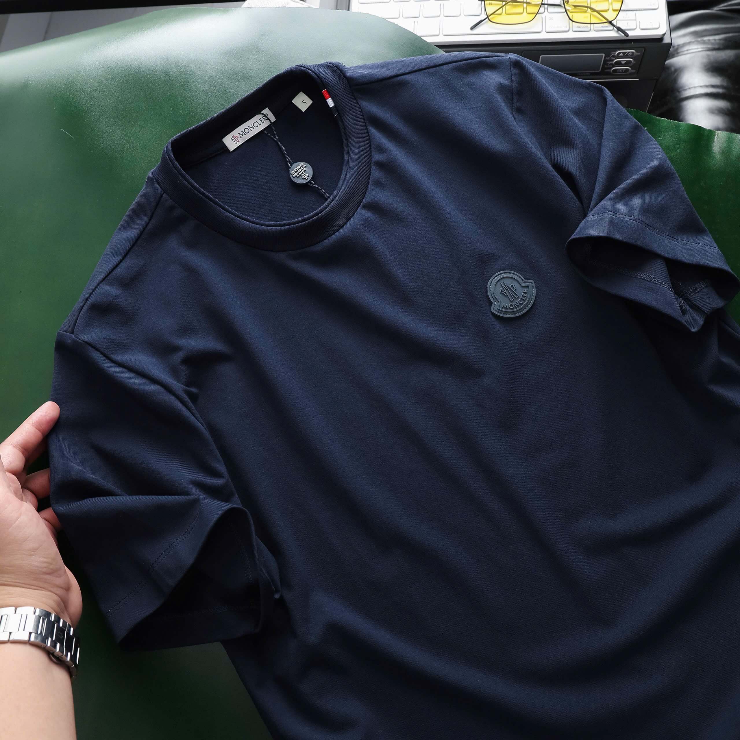 Áo Thun Trơn Cao Cấp Moncler AT82