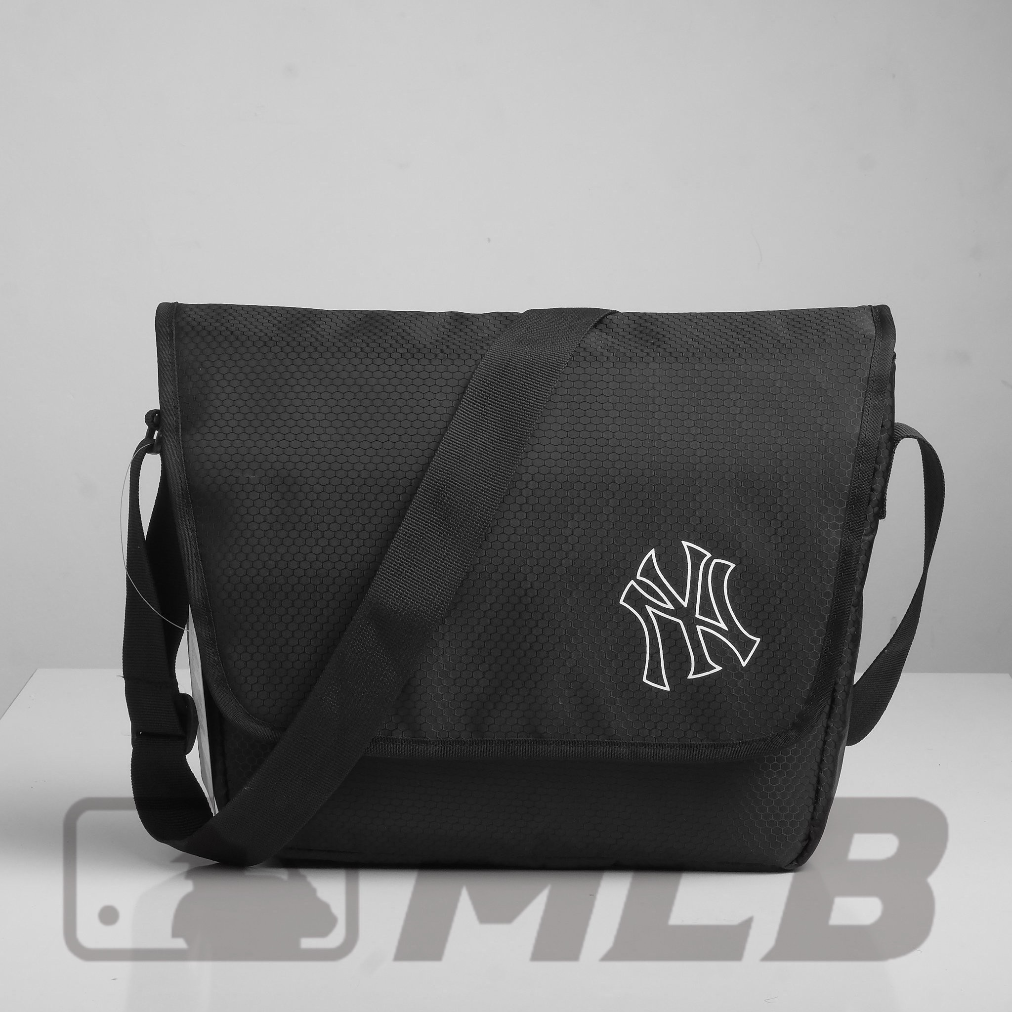 Túi chéo cặp M.L.B MB13