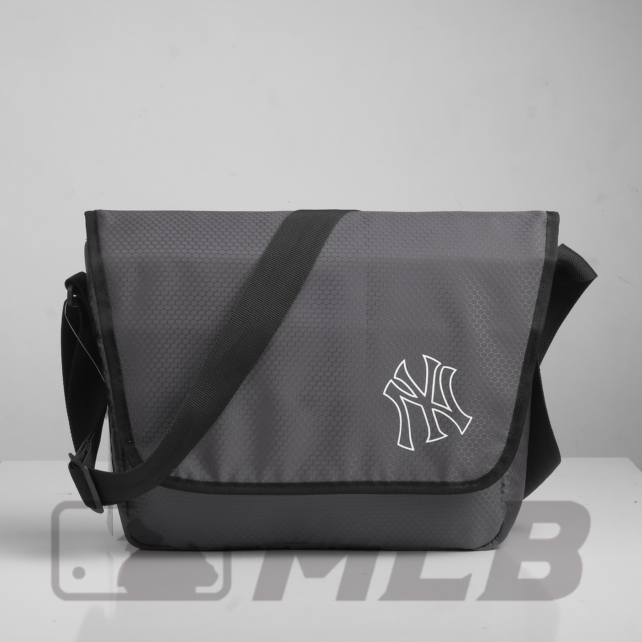 Túi chéo cặp M.L.B MB13