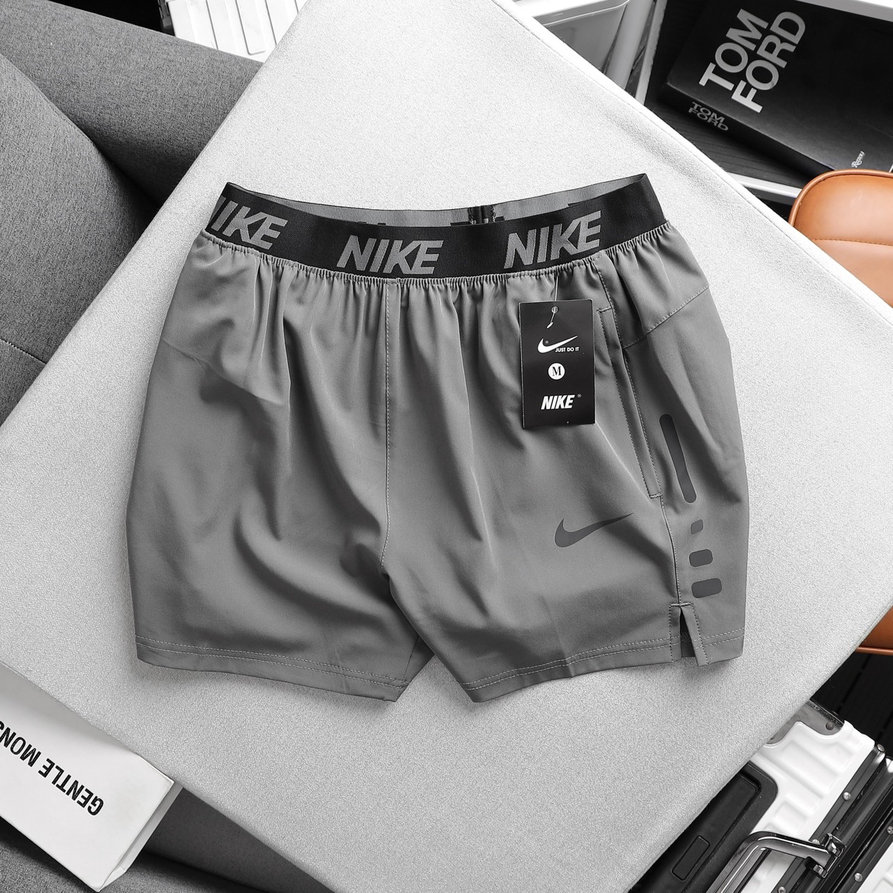 Short running Nike QS77