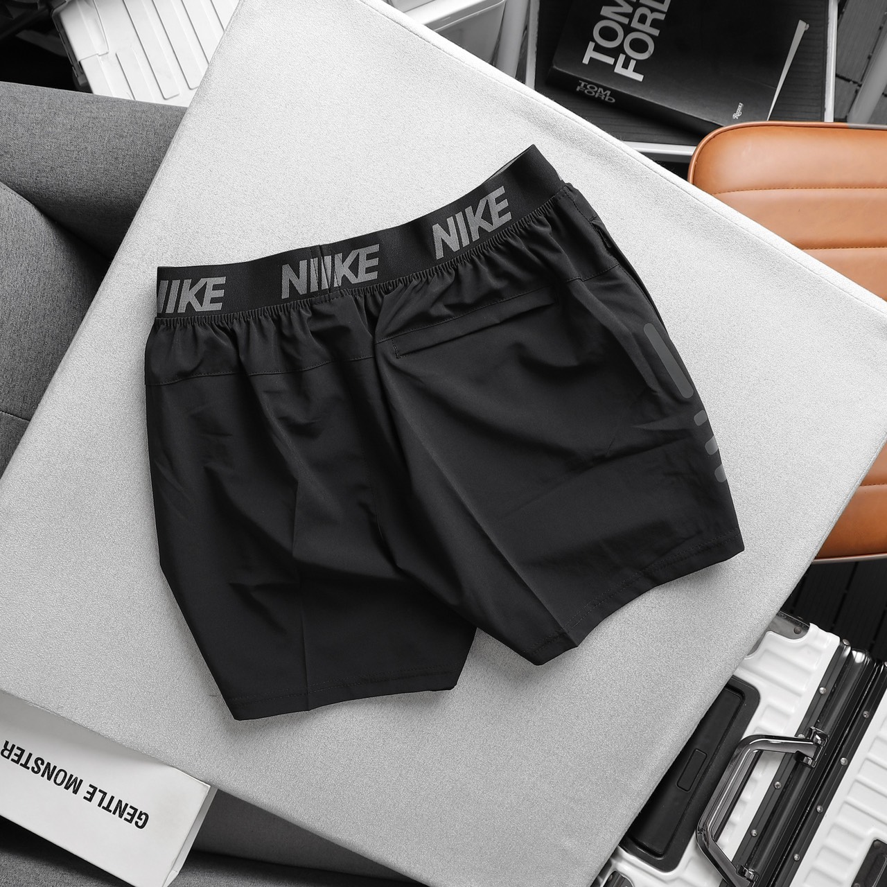 Short running Nike QS77