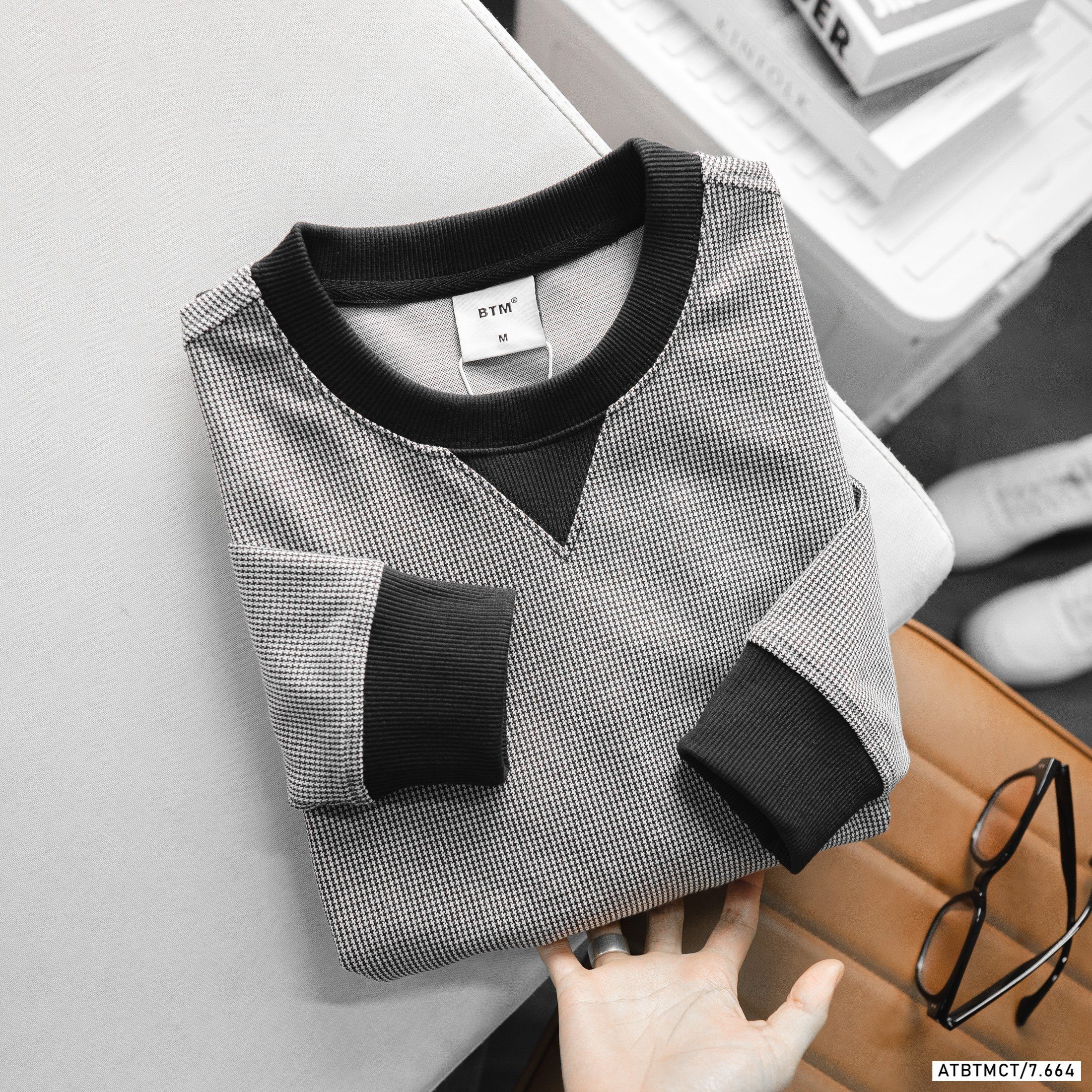 Áo sweater BTM caro 7664