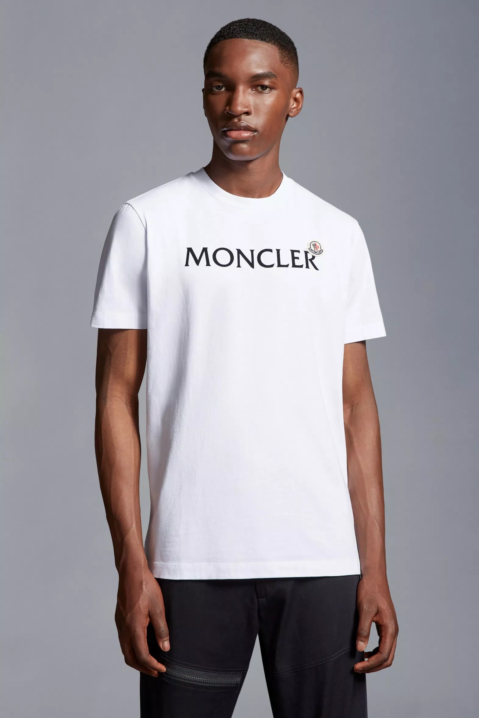 Áo thun trơn Moncler premium AT223