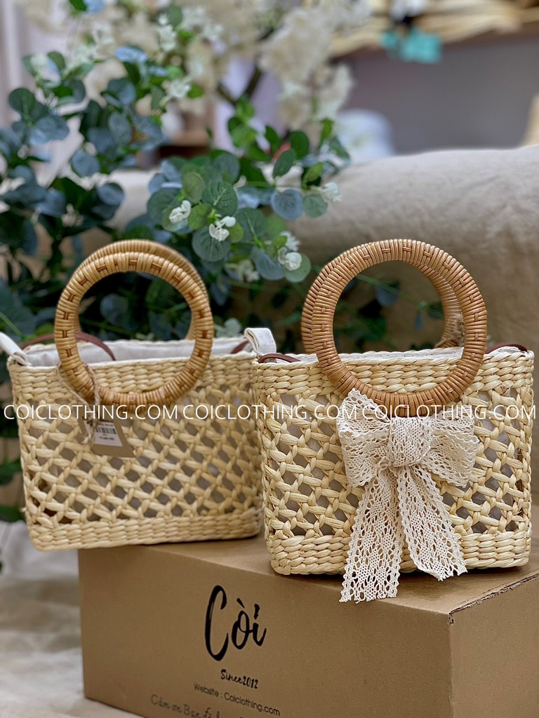 Lục bình ngang đan thưa
