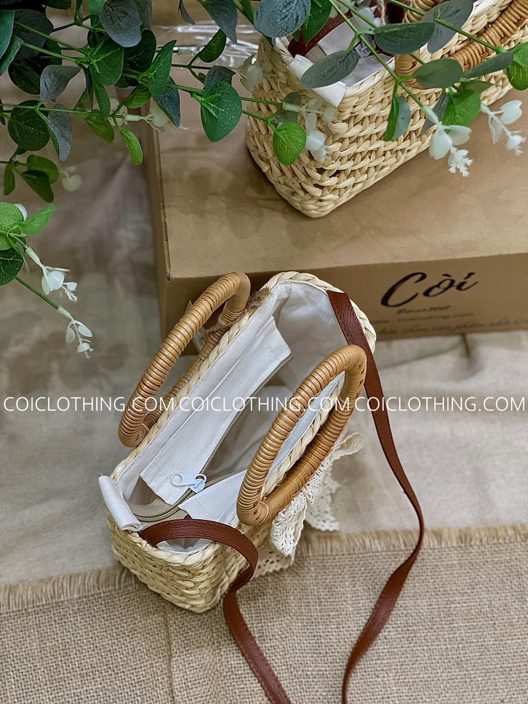 Lục bình ngang đan thưa