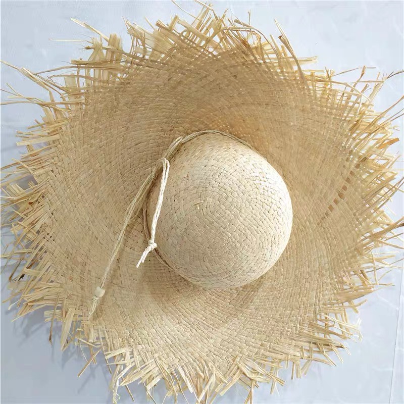 Nón vành tua dây chuỗi