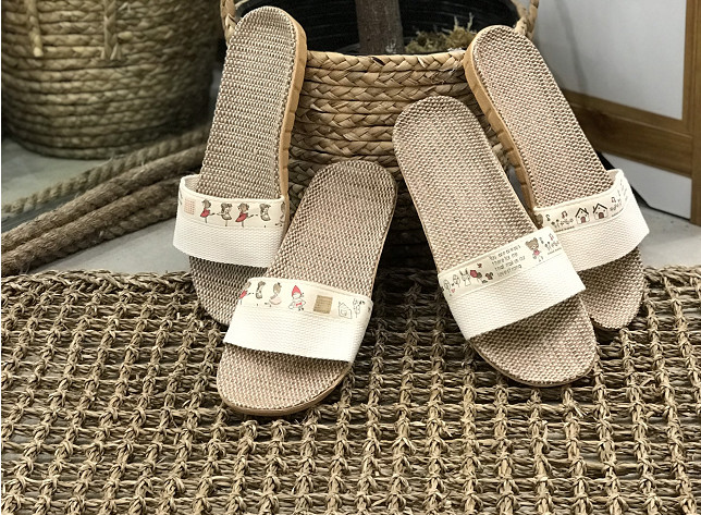 Dép cói ngang hoạt hình