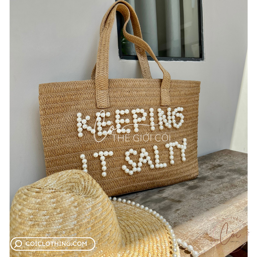 Túi cói chữ "KEEPING IT SALTY"