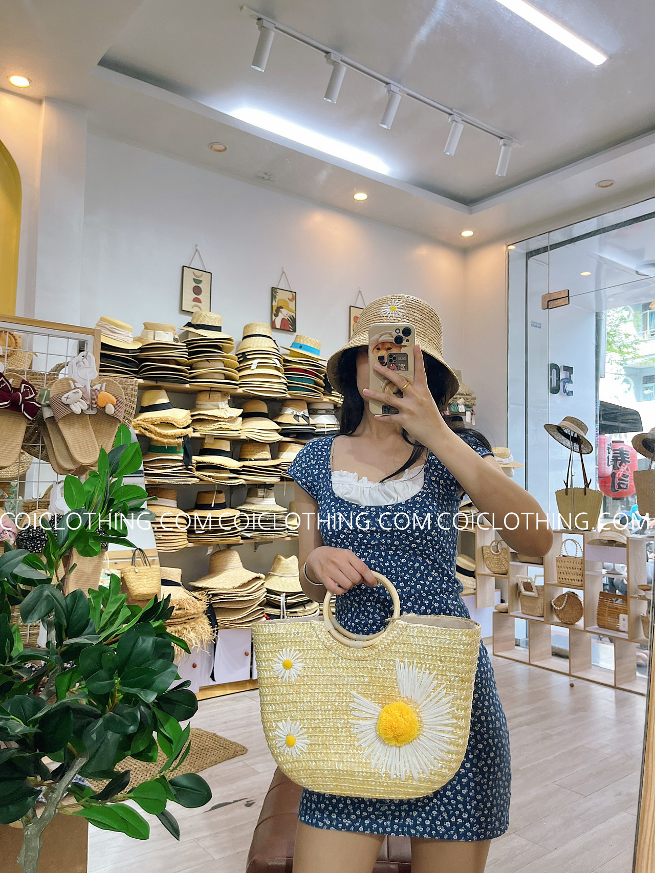 Túi cói vuông cứng thêu hoa