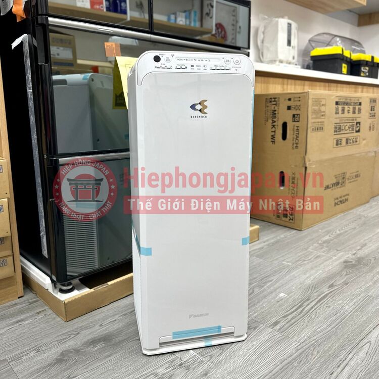 can canh may loc khong khi tao am Daikin MCK55TVM6 tai hiep hong japan