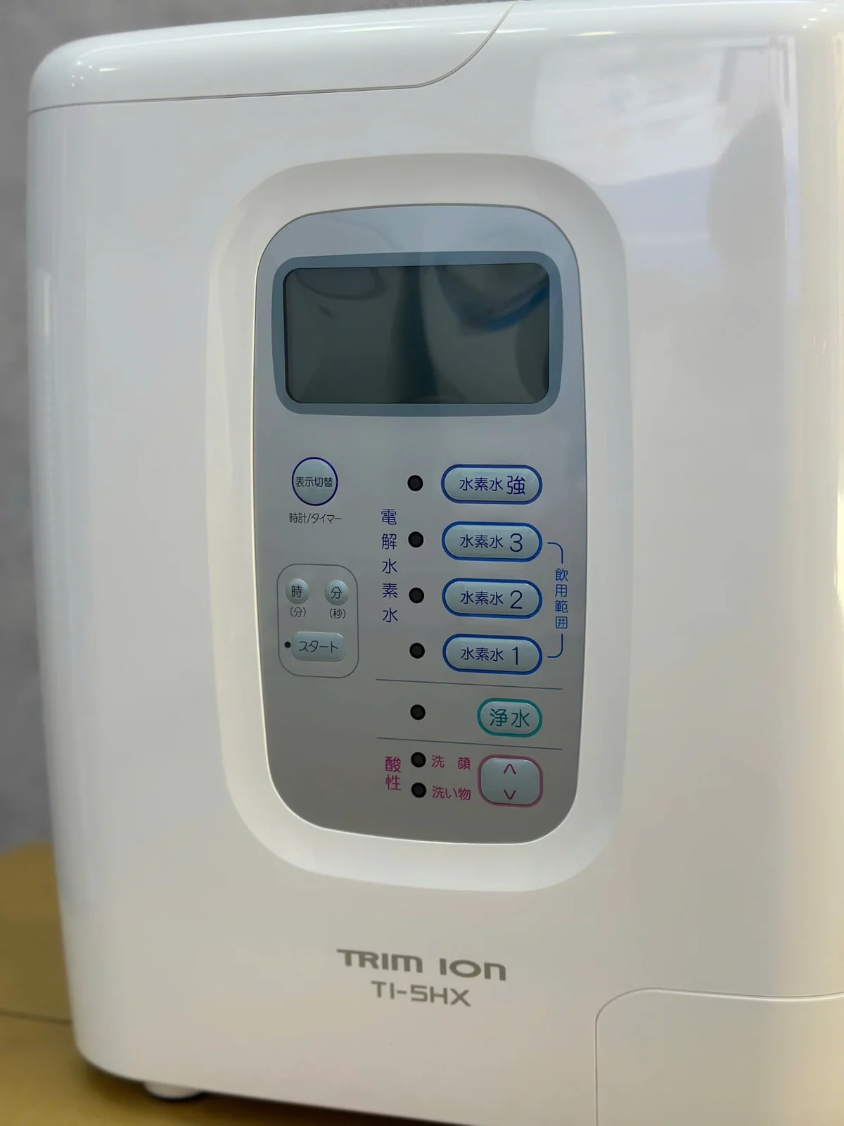 Cận cảnh bảng điều khiển tiếng Nhật và các chế độ nước của Trim Ion TI-5HX