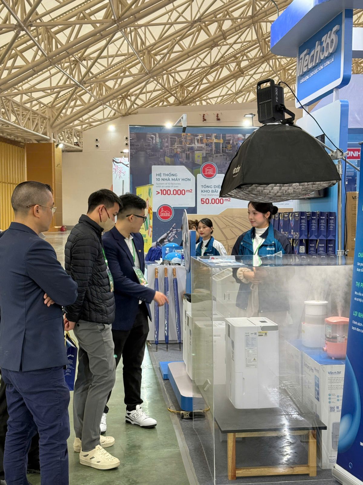 Khách tham quan đa dạng – Trải nghiệm thực tế là yếu tố then chốt