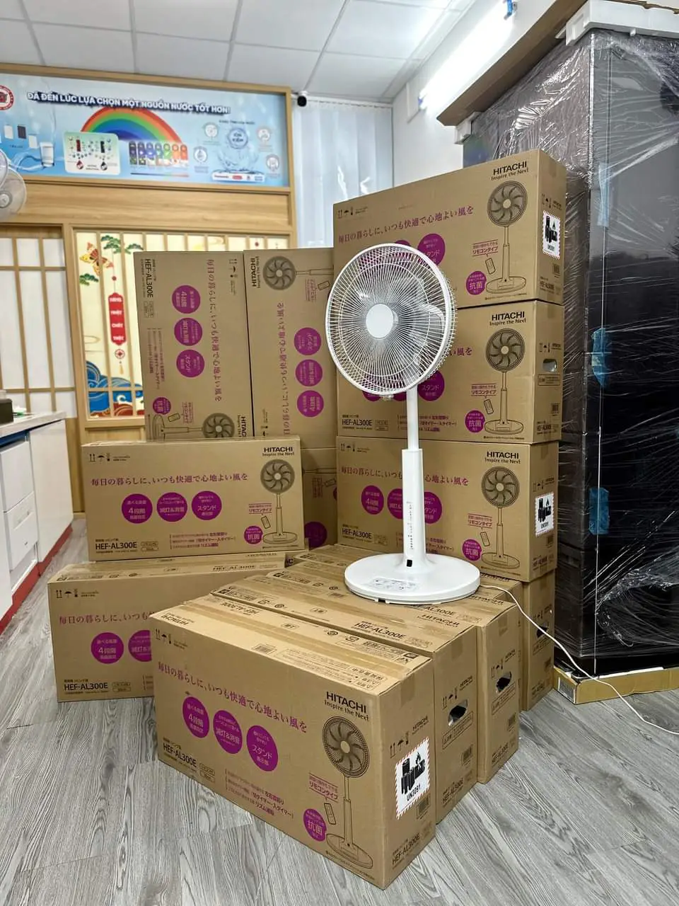 quat dien Hitachi HEF-AL300F hiephongjapan.vn