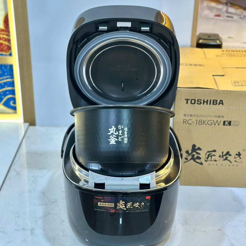 nồi cơm điện cao tần Toshiba RC-10HGW và model RC-18KGW