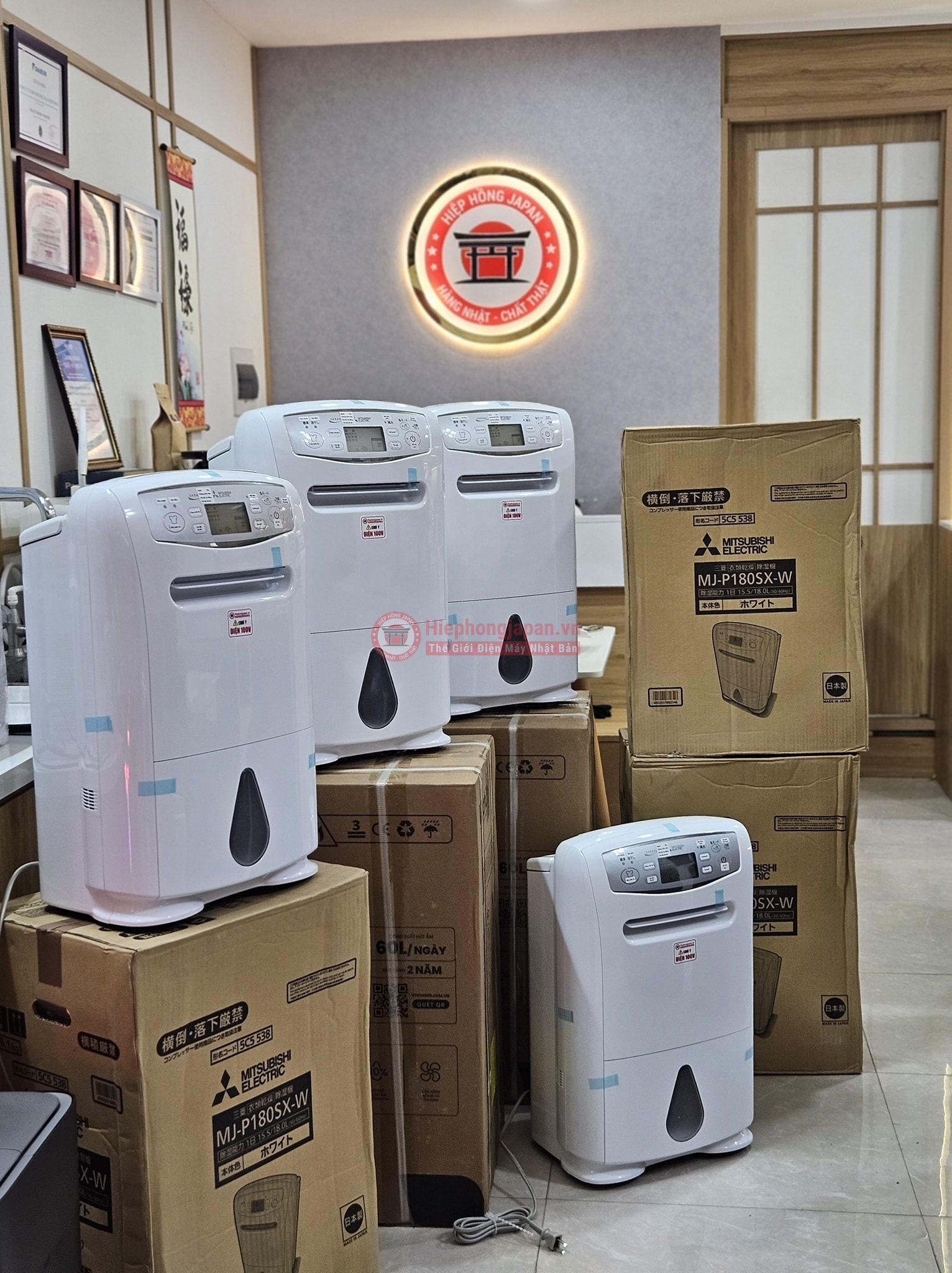 nên mua máy hút ẩm vào mùa nồm