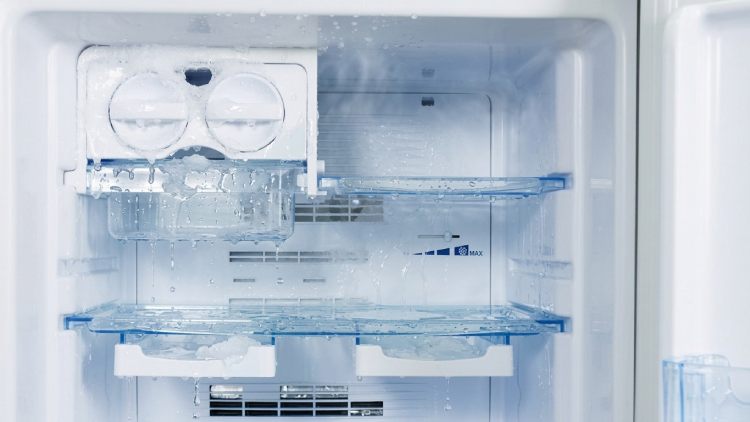 Tủ lạnh bị chảy nước ở ngăn đá