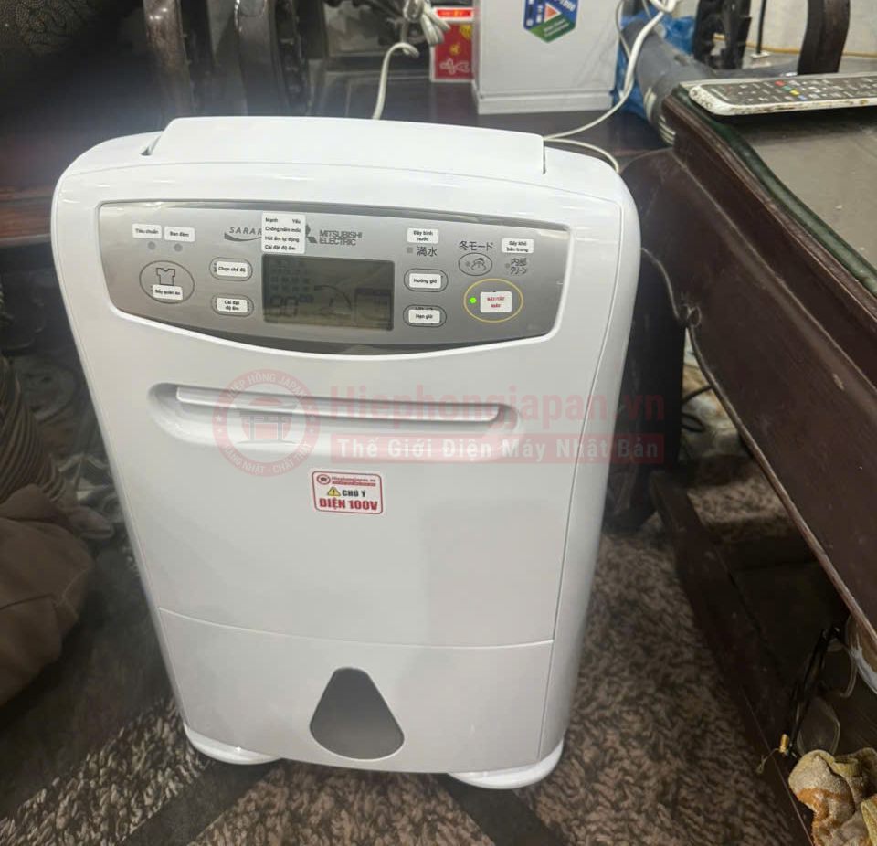 đặt máy hút ẩm tại phòng khách