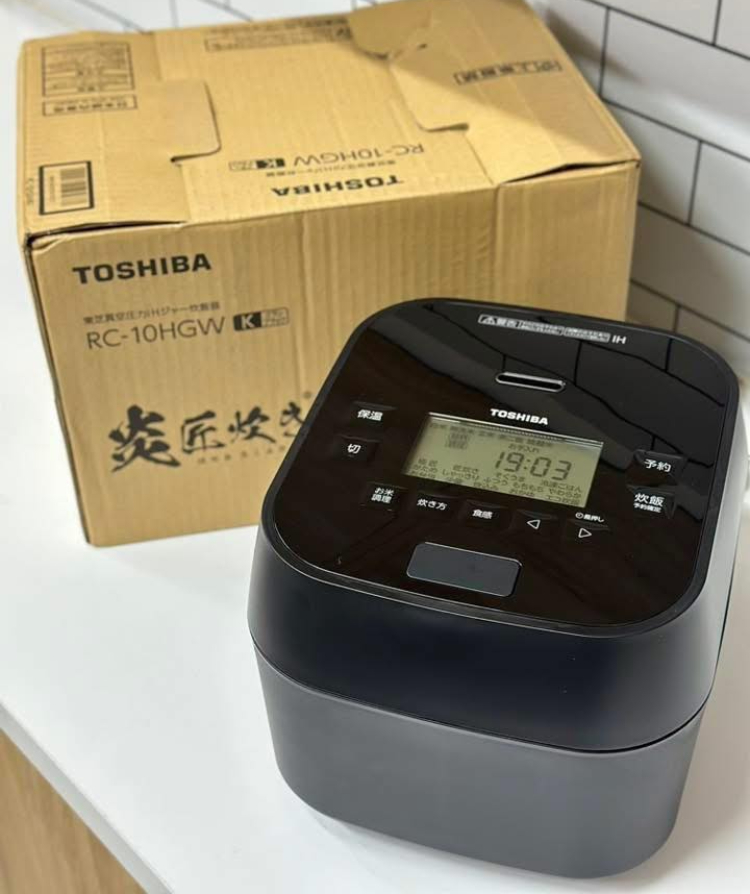 Nồi cơm điện cao tần Toshiba RC-10HGW dung tích 1.0Lít