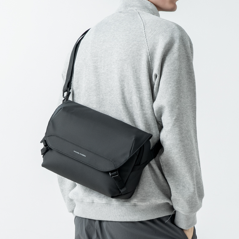 Túi Messenger Mark Ryden MR311 11.9 Inch Chống Nước Đa Dụng