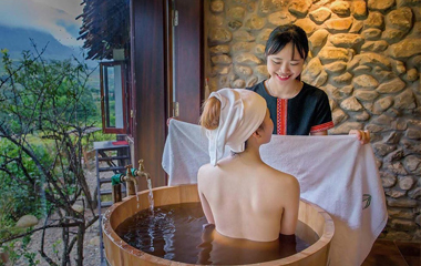 Ngâm bồn xục gỗ với thuốc dao đỏ