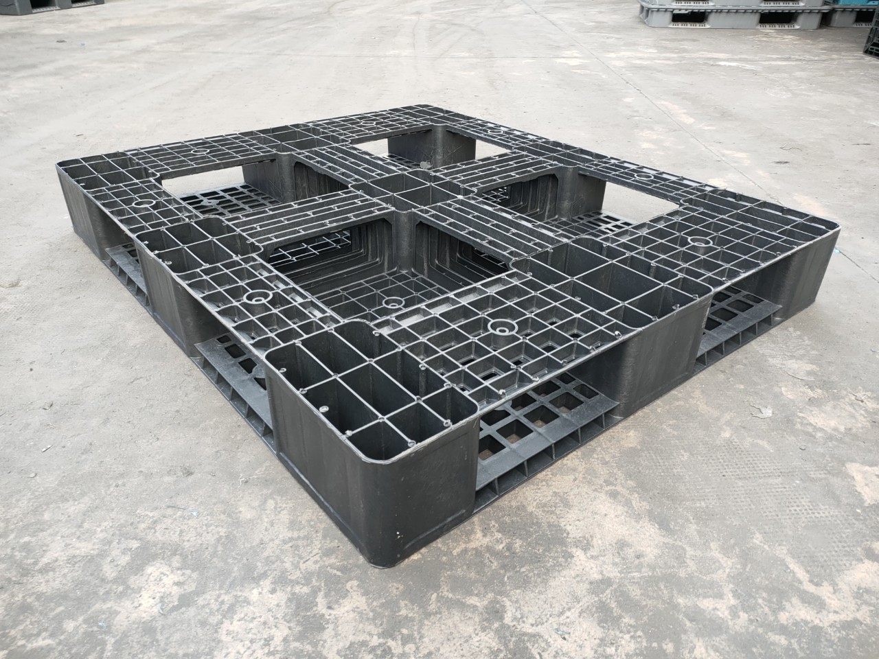 Pallet Nhựa Chữ Thập 1000x1200x150 tải 4000kg