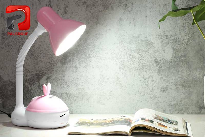 cách bố trí đèn bàn học