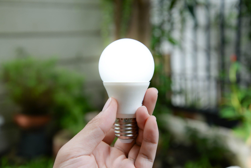 xài bóng đèn led có tốn điện không