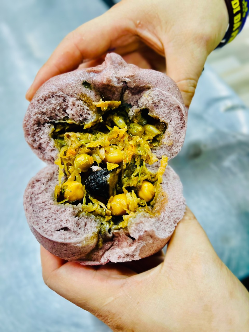 Bánh to Nhân mix hạt - vỏ gạo lứt tím