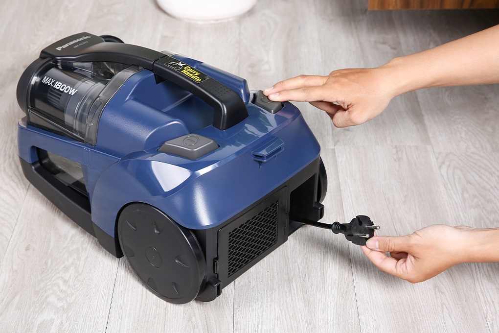 Máy hút bụi Panasonic 1800W MC-CL573AN49 - Chính hãng
