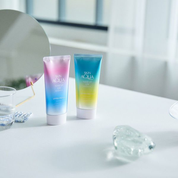 Tinh Chất Chống Nắng Hiệu Chỉnh Sắc Da Sunplay Skin Aqua Tone Up UV Essence - Lavender SPF50+/PA++++ 50g