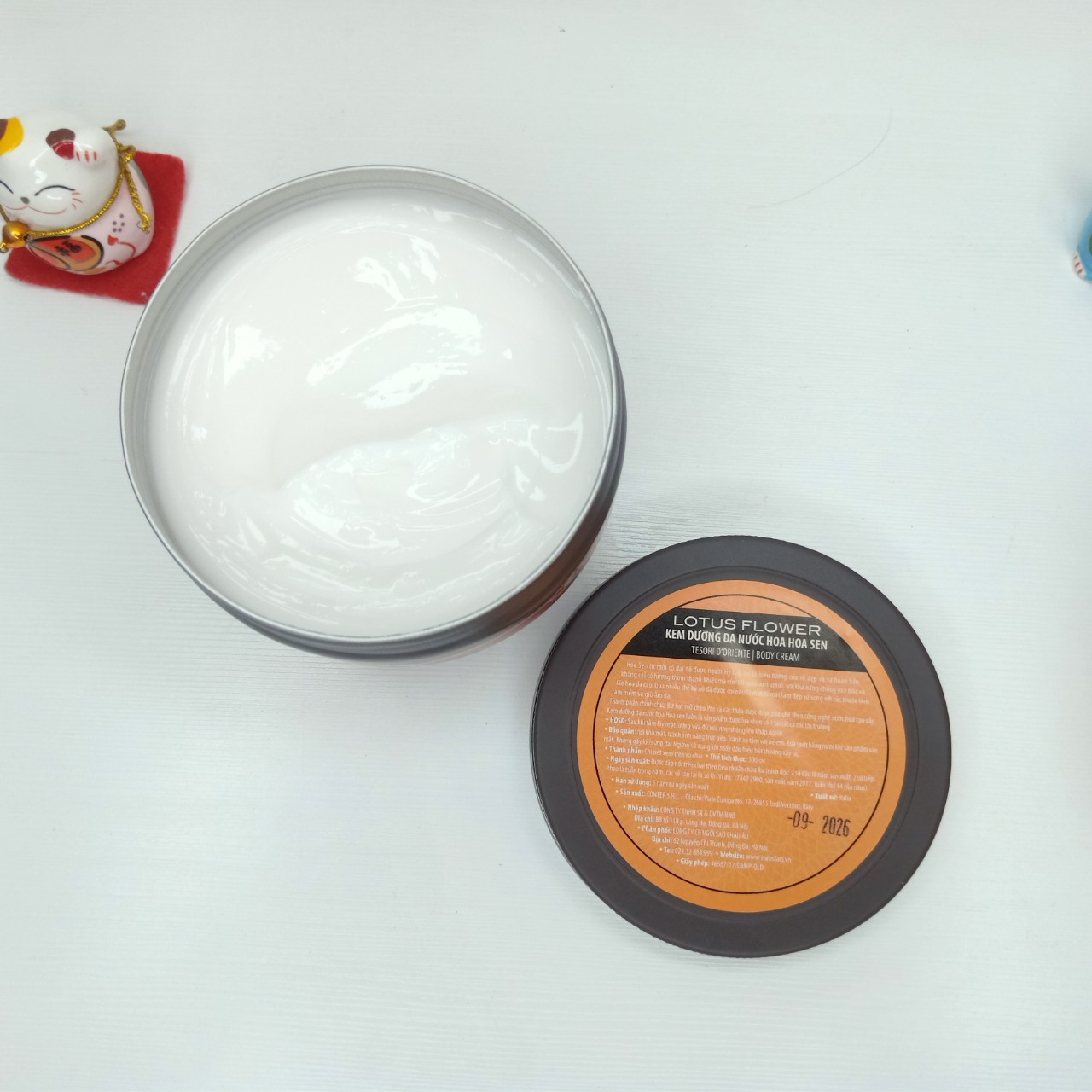 Kem Dưỡng Thể Hương Nước Hoa Tesori D'Oriente Hương Sen 300gr