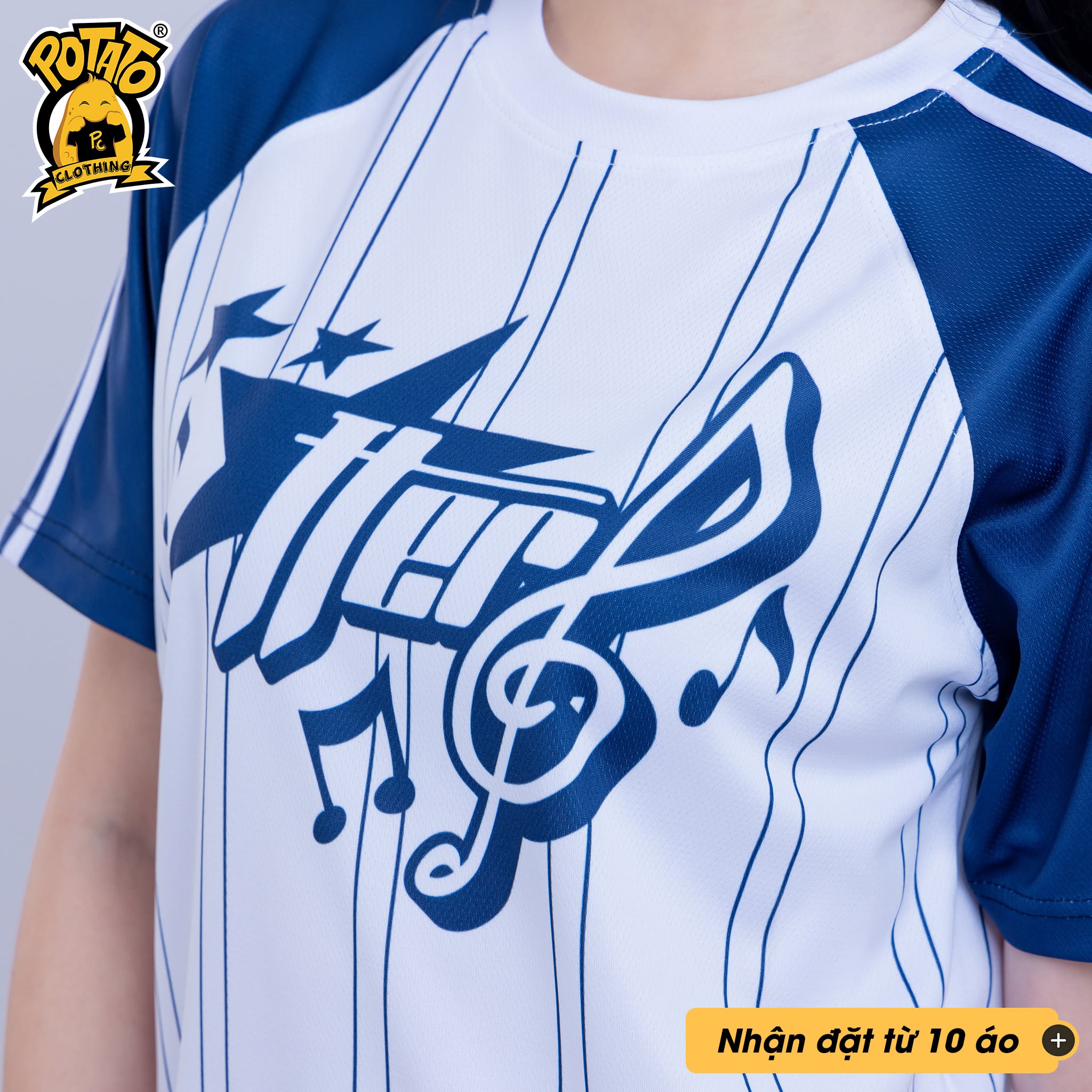 Chọn vị trí in logo theo kiểu dáng áo thứ hai