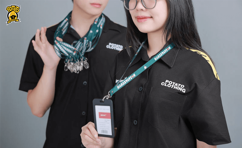 Dây đeo tiện dụng, tăng tính thẩm mỹ cho bộ đồng phục