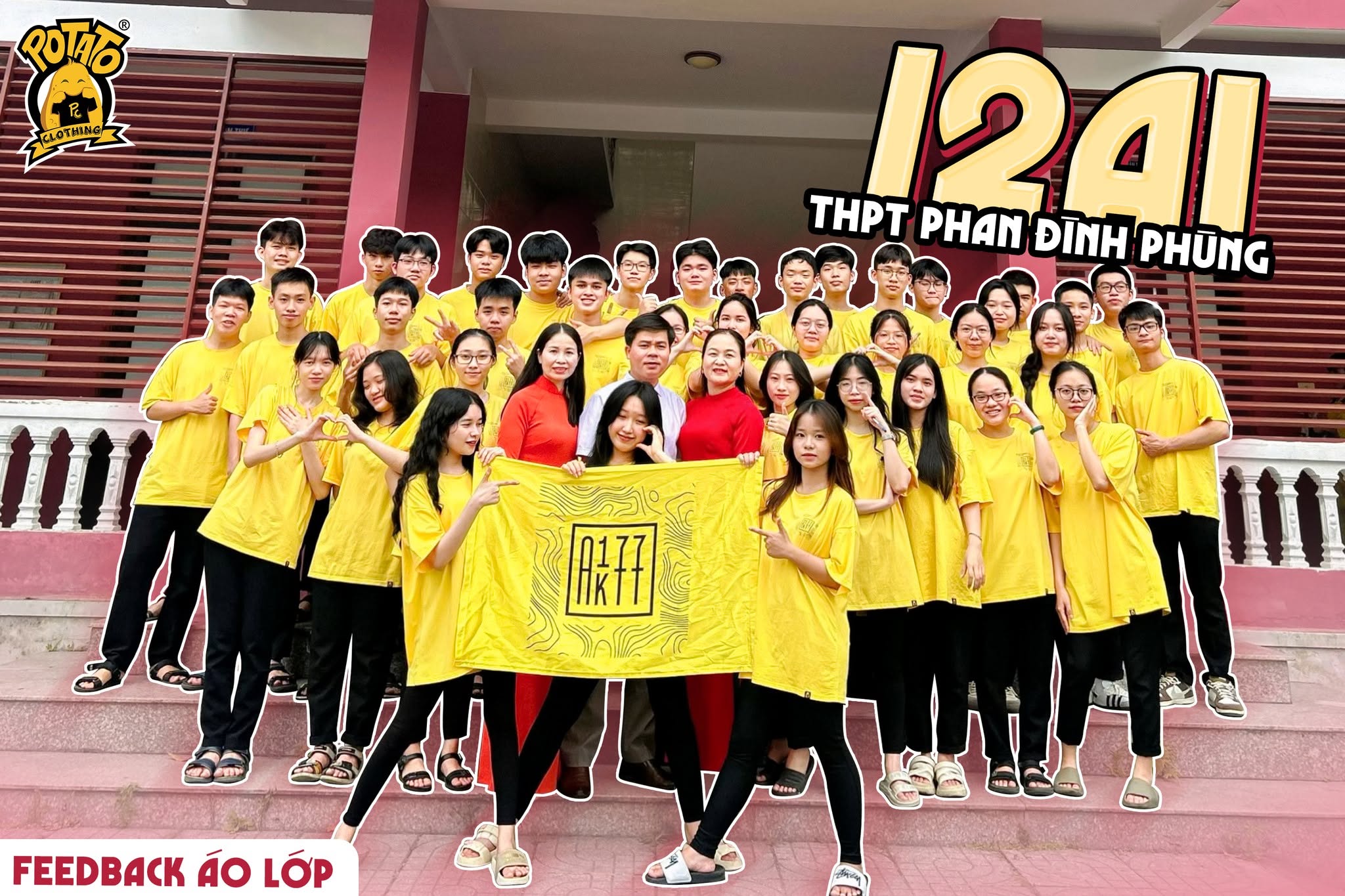 Khoảnh khắc học sinh trong áo lớp màu vàng
