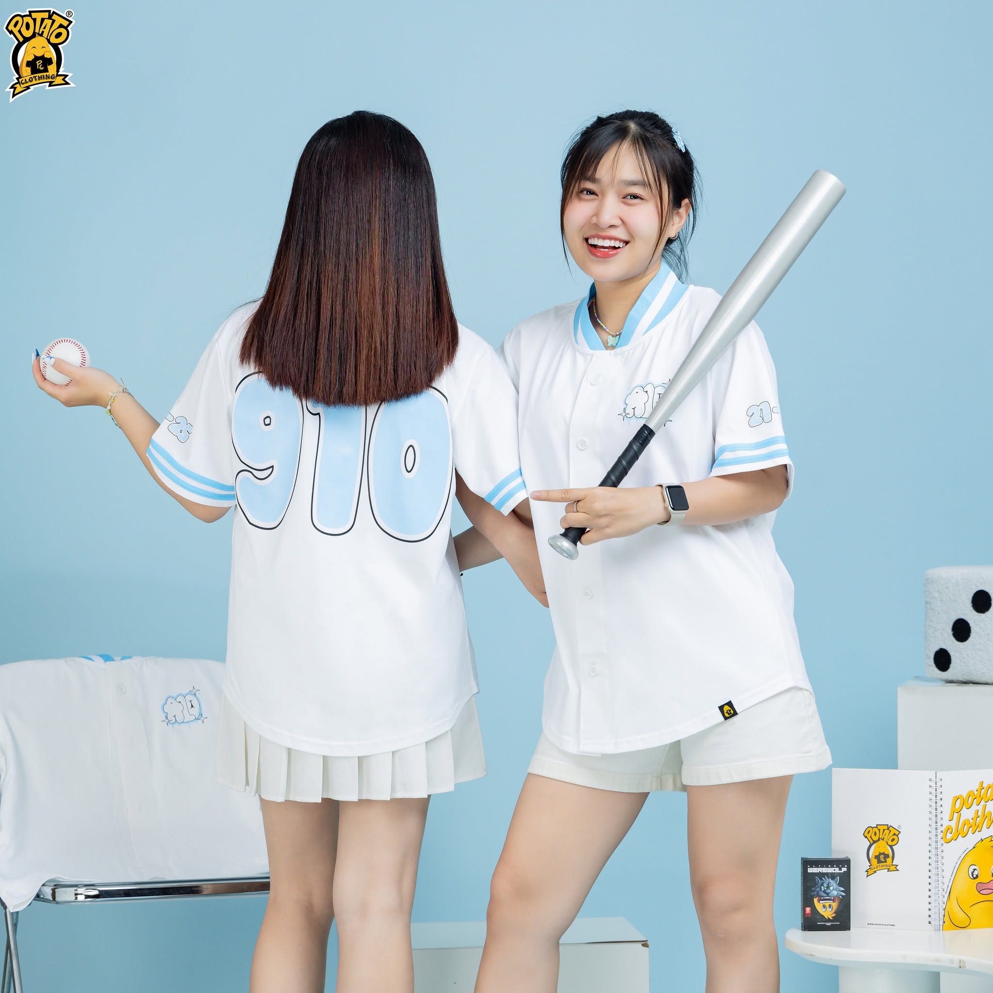 Áo lớp màu trắng mẫu 1